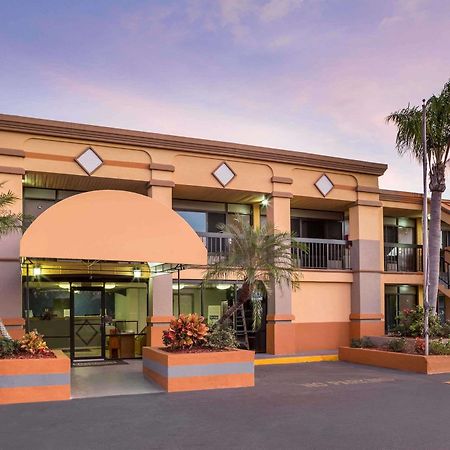 Travelodge By Wyndham Fort Myers North North Fort Myers Kültér fotó