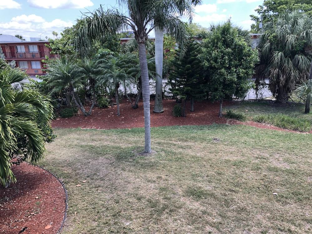 Travelodge By Wyndham Fort Myers North North Fort Myers Kültér fotó